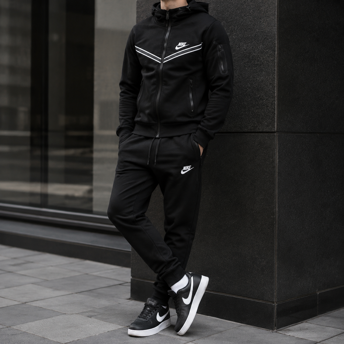 BLACK TCH