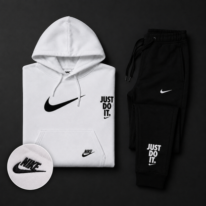 NIKE BLACK/WHITE