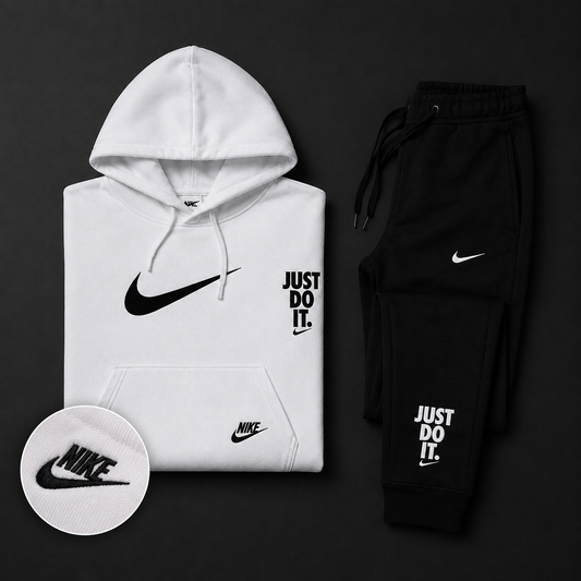 NIKE BLACK/WHITE