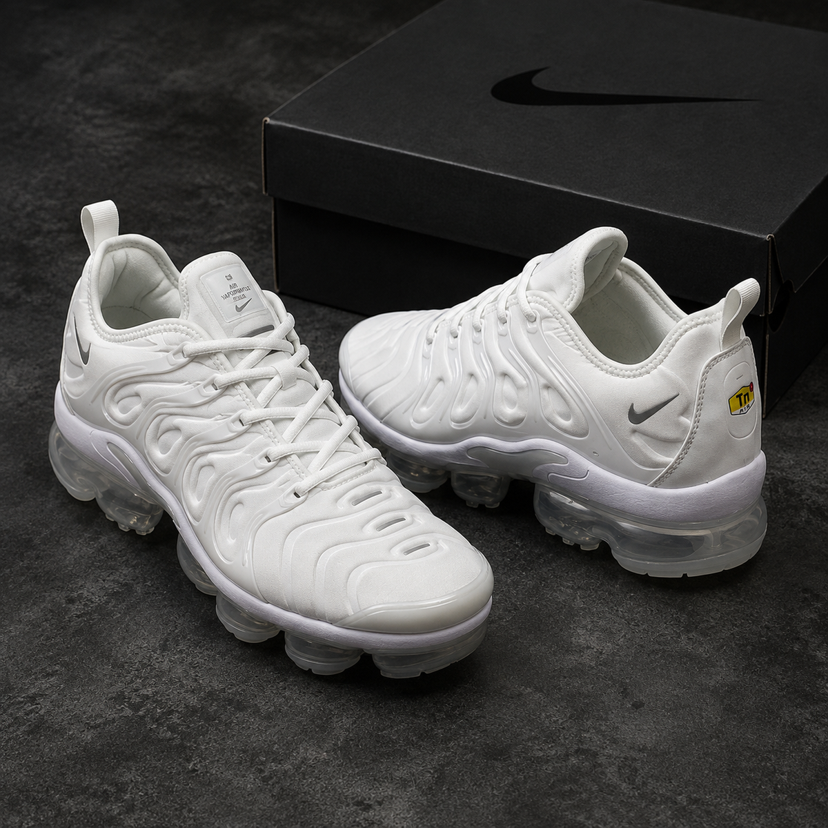 VAPORMAX PLUS