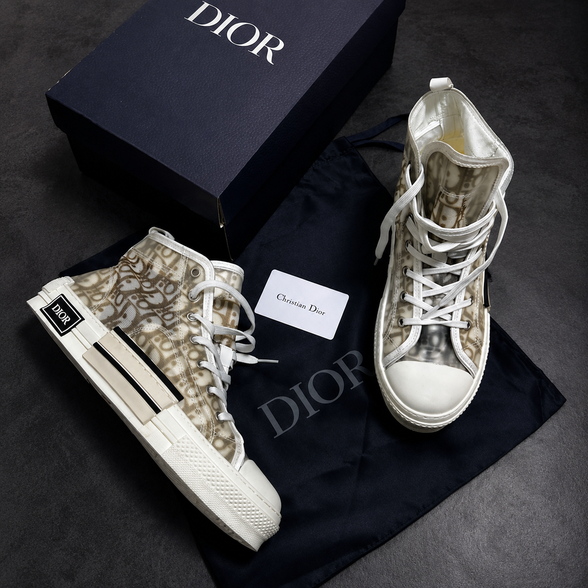 CHRISTIAN DIOR