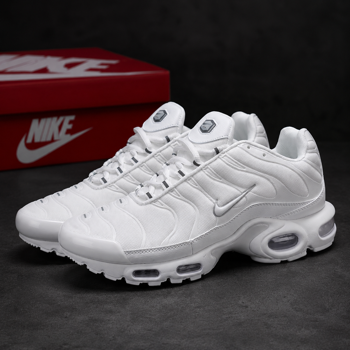 WHITE SNEAKERS